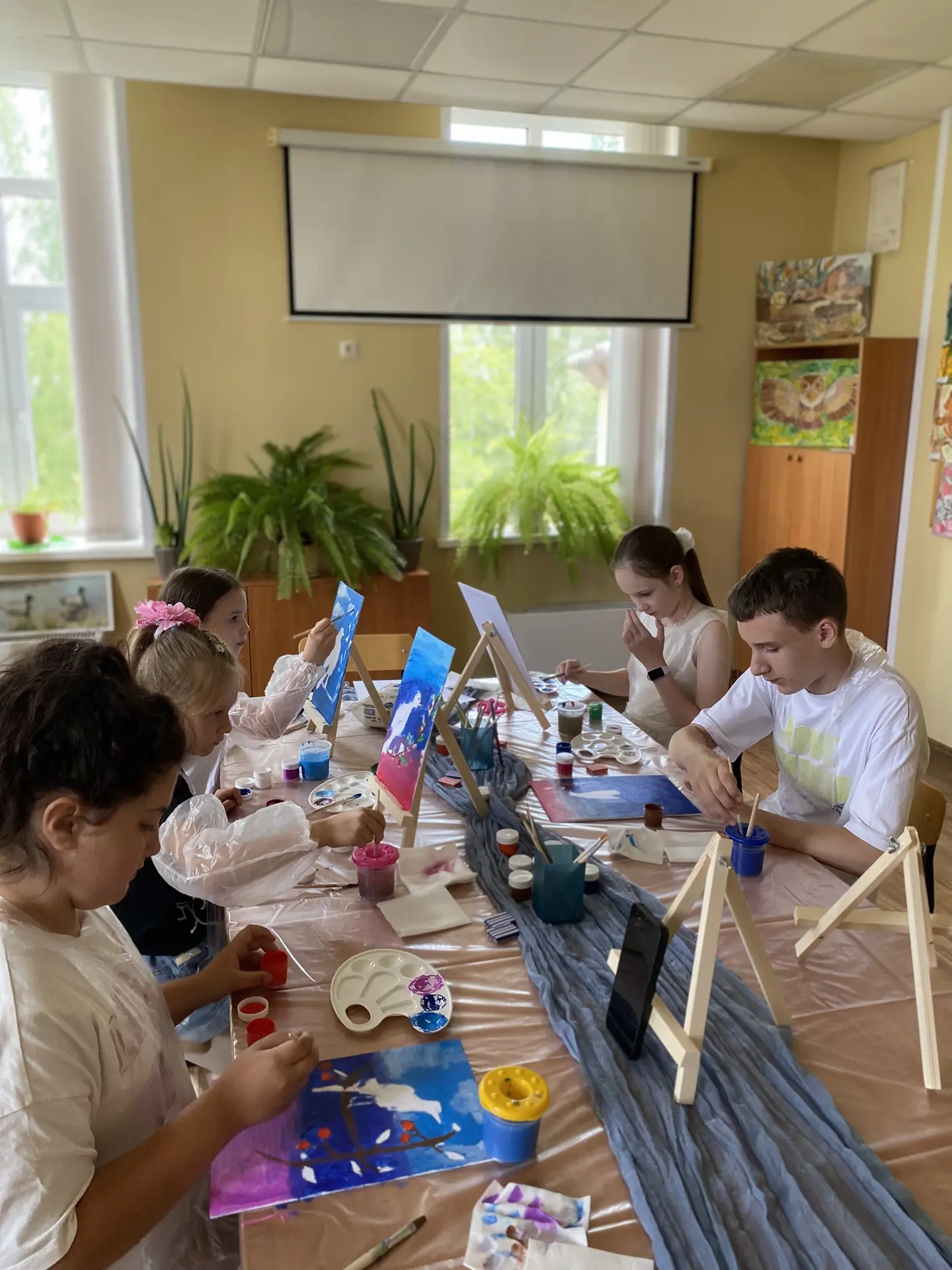 Первый мастер-класс — состоялся! 🎨🌿

 Вчера в уютной мастерской "Птичьей гавани" было по-настоящем