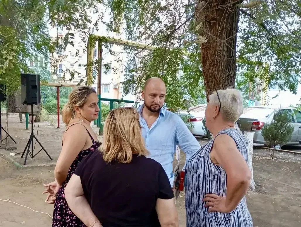 Провел встречу с жителями домов по улице 4-я Черниговская. Мы подробно обсудили насущны...