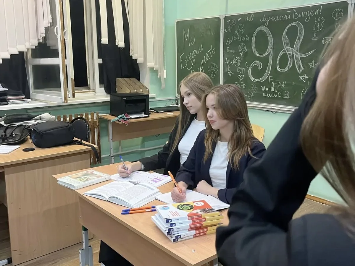 🎒Старшеклассникам предложили командовать младшеклассниками