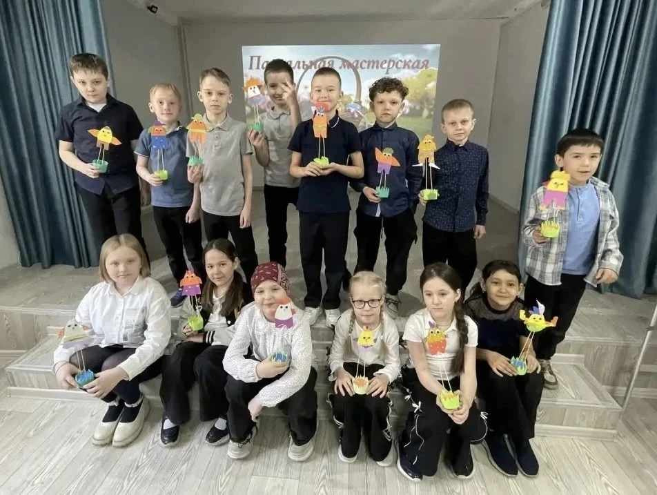 🐣 Пасхальная птица счастья    Ребята из 2Г, 2Б и 2В классов приняли участие в творческом мастер-клас