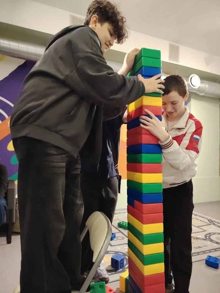 ОДИН ЗА ВСЕХ ✨ И ВСЕ В ИГРЕ! 🎉  В преддверии 8 Марта 8 «Д» класс (классный руководитель Мария Алекса