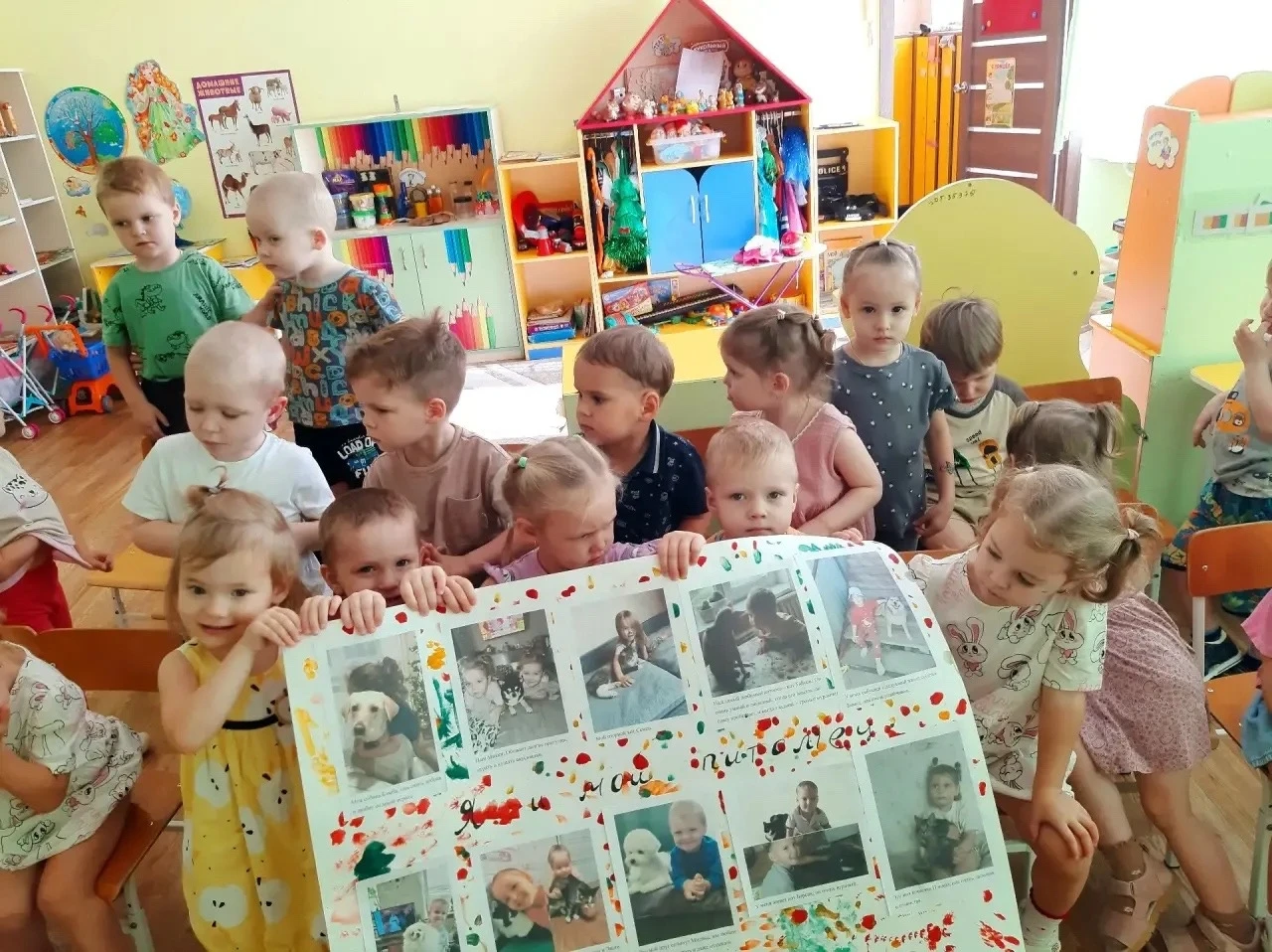 Малыши из группы «Звёздочки» сделали просто невероятную фотовыставку «Я и мой питомец»! 📸