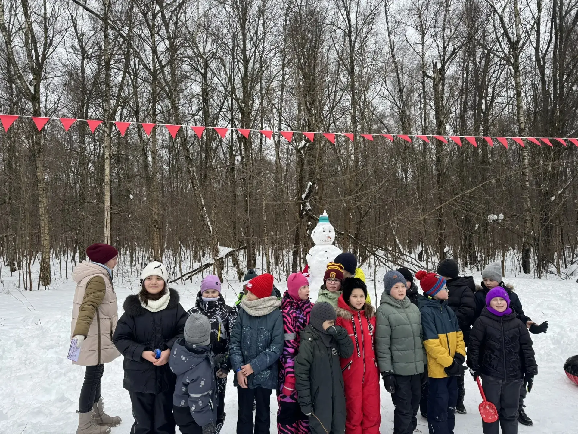 14 февраля учащиеся 3 Б класса участвовали в конкурсе "Видный Снеговик" в парке Апаринки. Представил