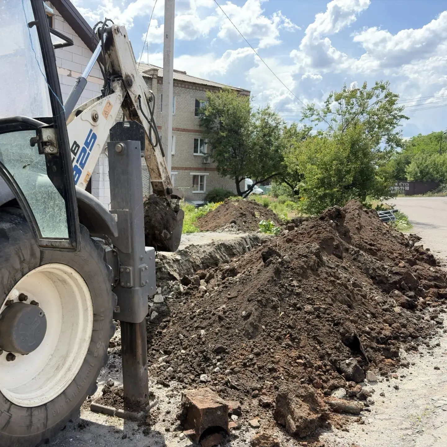 💧Специалисты филиала «Шахтинский» приступили к замене участка водопровода в городе Шахты по адресу: