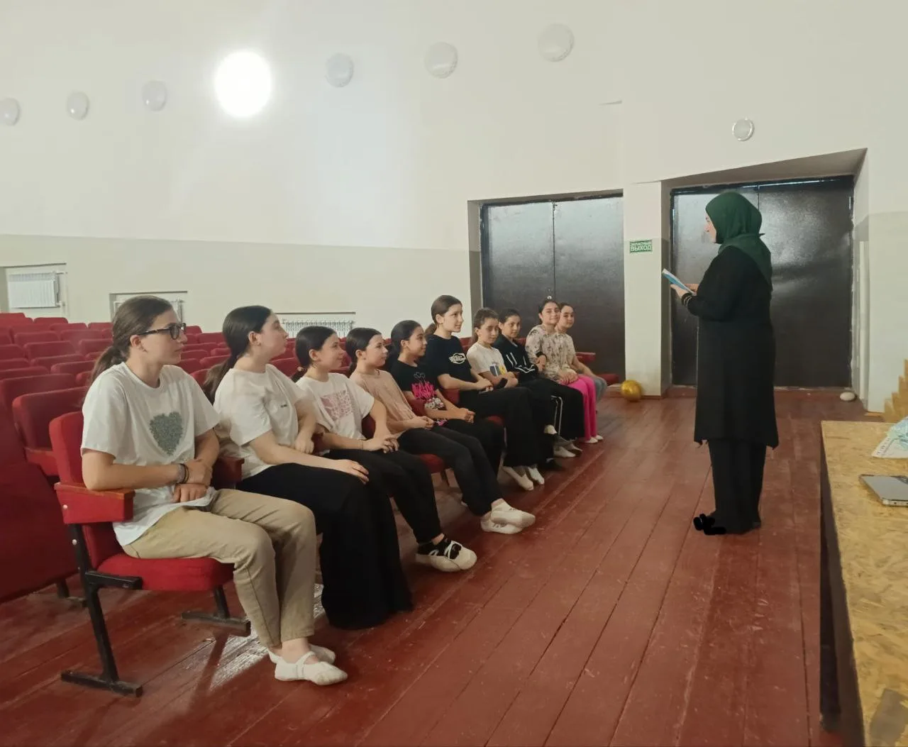 12.08.2026 г. В  МКУ СДК с.п.Бабугент  прошла беседа с детьми о правилах поведения « Ле...