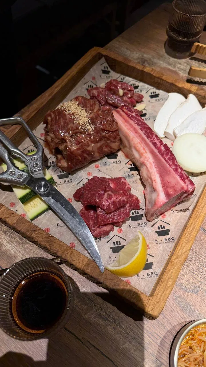 Не так давно я уже писала про K-BBQ на Патриках, и вот мы заглянули снова. Я вообще люб...
