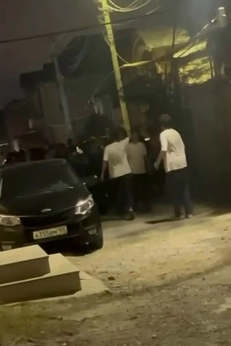 Этой ночью в Махачкале произошла массовая драка в парке Шахидов.