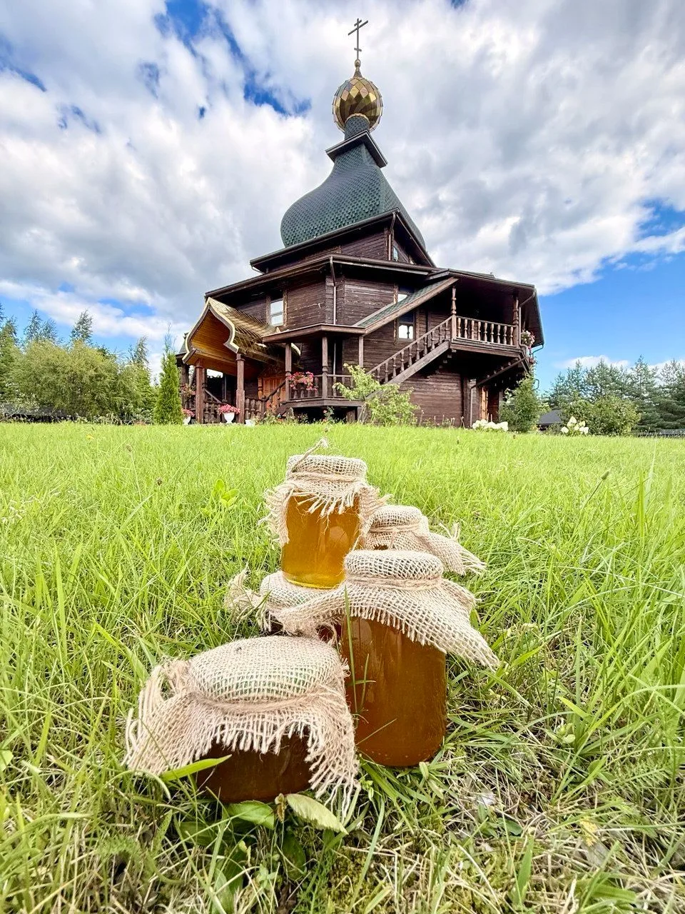 Друзья, поздравляем вас с Медовым Спасом!