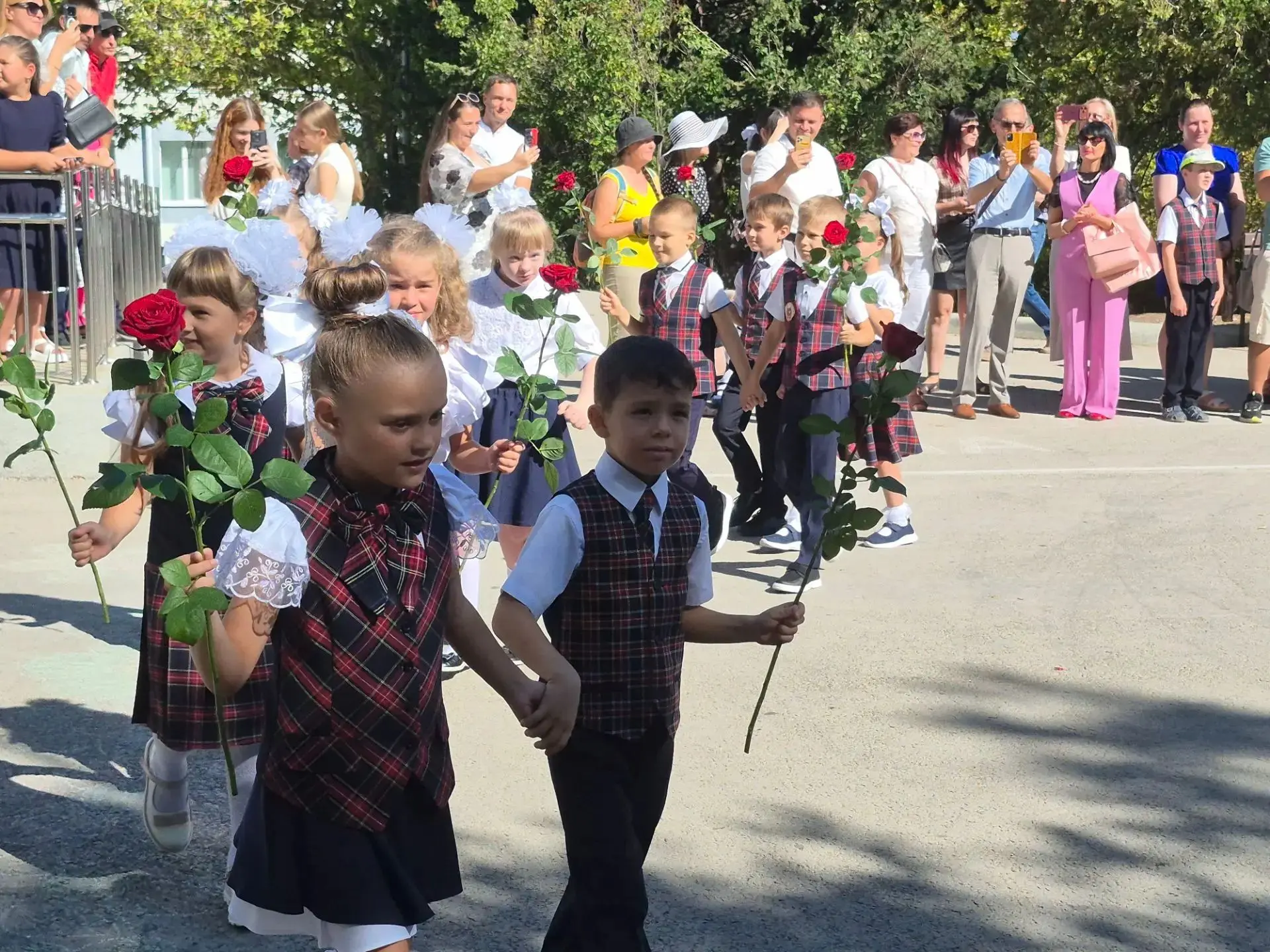 🎉 С Днём знаний, дорогие ученики, учителя и родители! 🎉