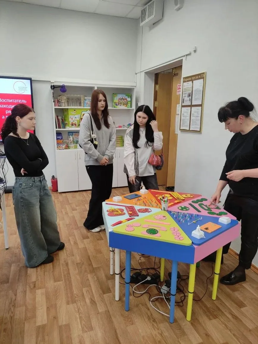 ⚡️Как за пару часов примерить профессию и понять, какая тебе подходит? Наши девятиклассники знают от
