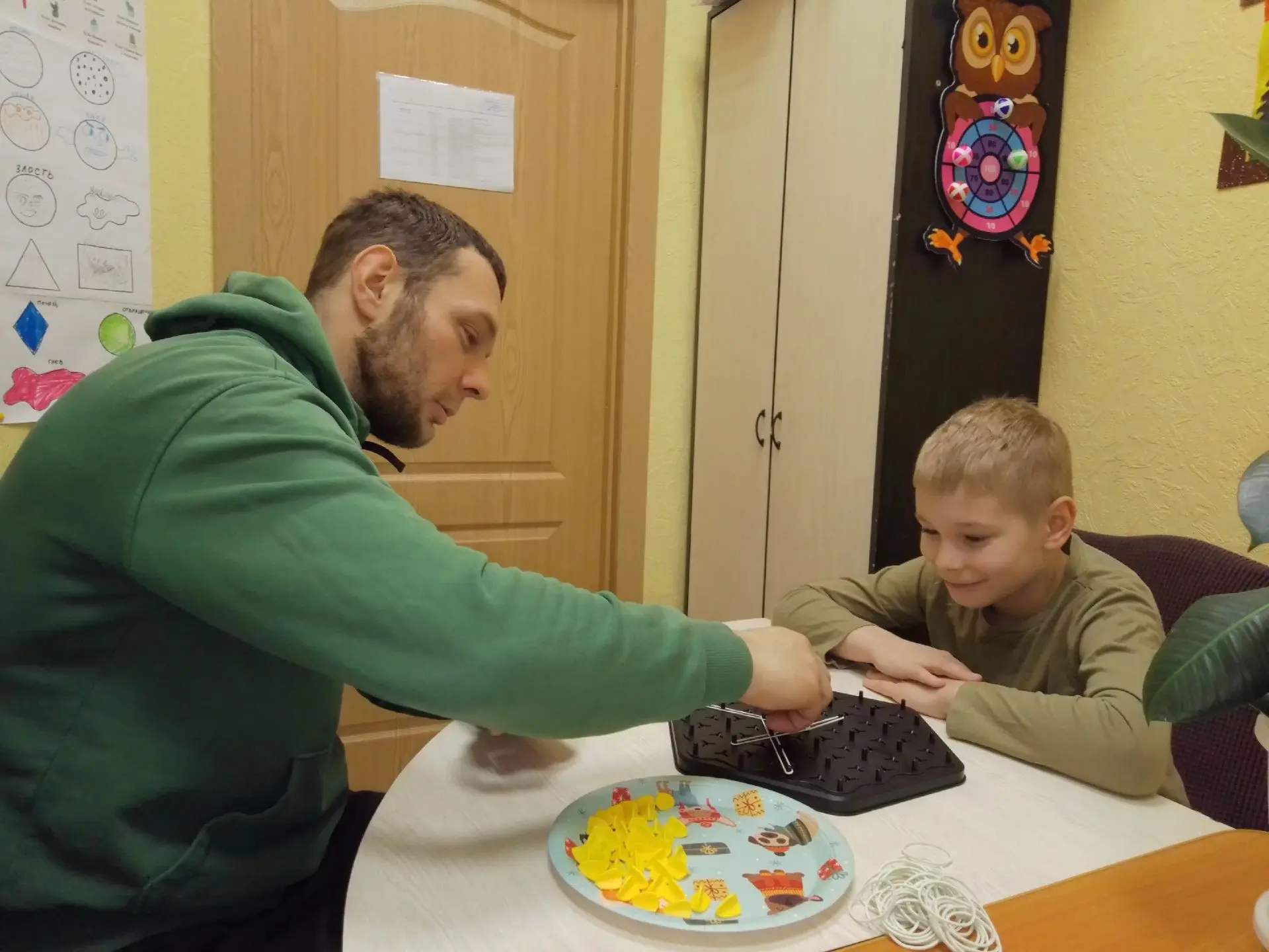 В нашем центре регулярно проводятся занятия, направленные на укрепление детско-родитель...