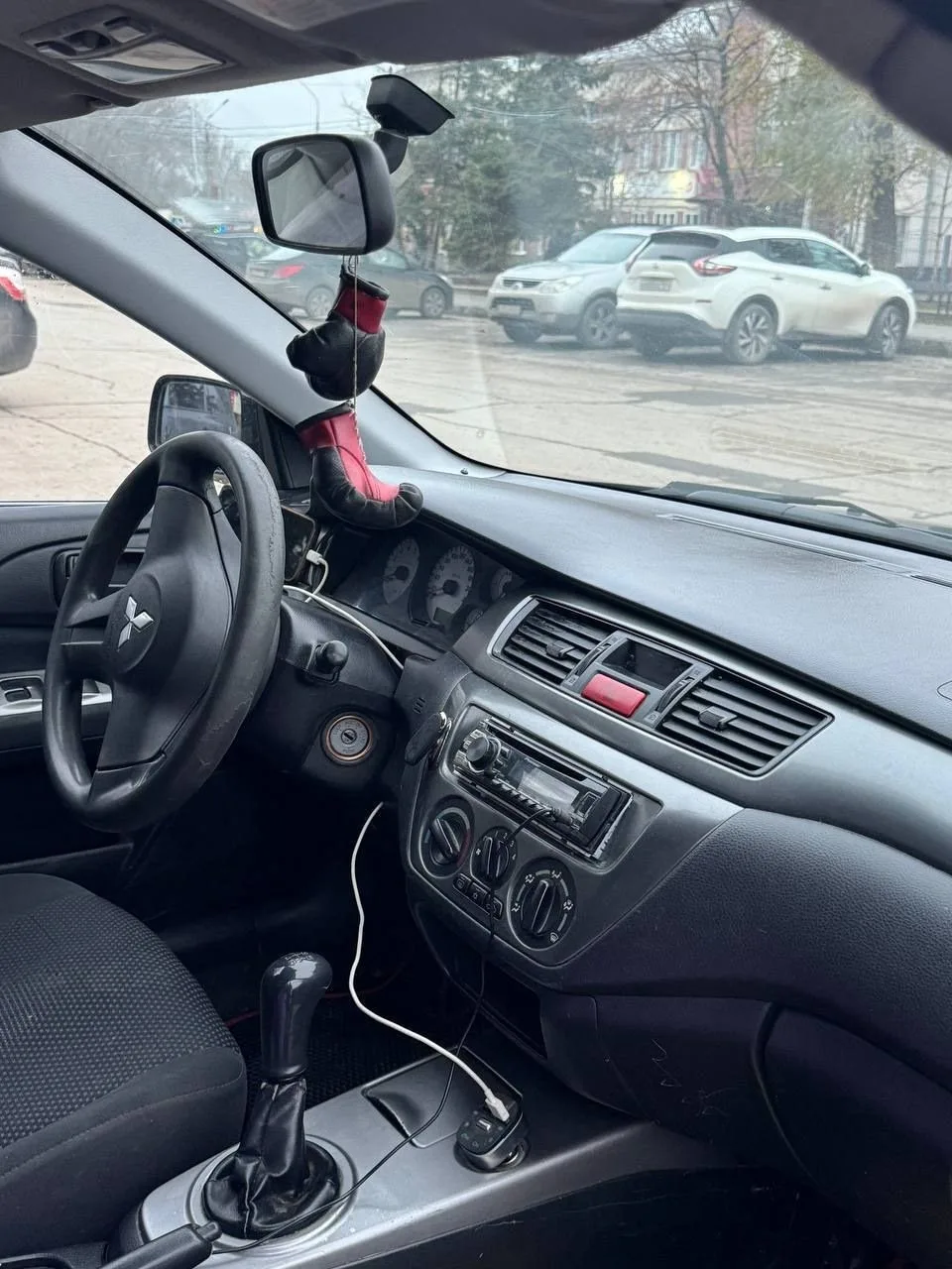 Автомобиль в отличном состоянии! Полностью обслужена и готова к эксплуатации.
