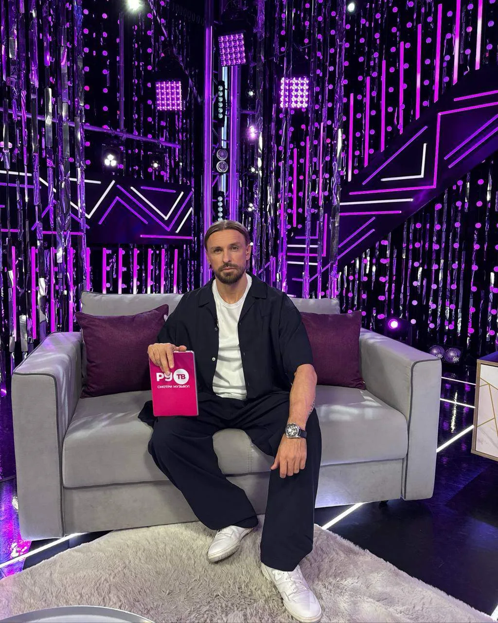😊😊😊😊😊😊😊😊

📺 Подключаемся! Звезда шоу-бизнеса и прямого эфира Артём Иванов уже на ваших экра