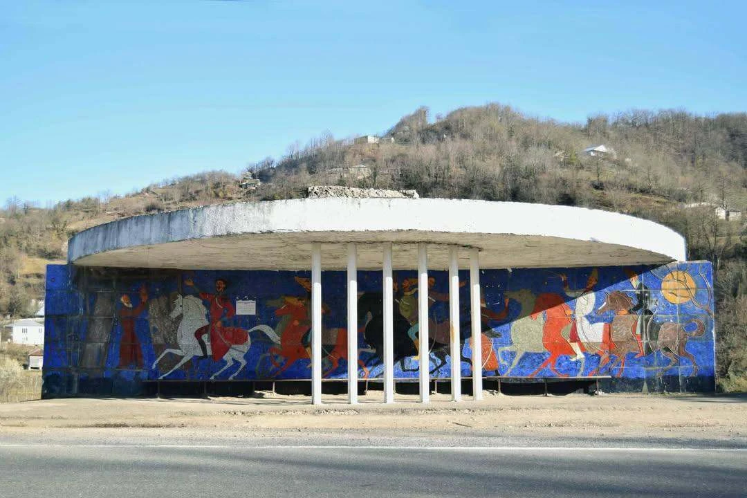 Советская остановка в селе Борити