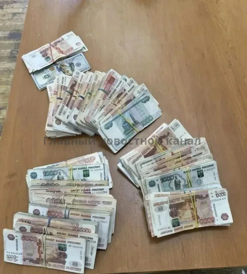 За контрабанду наличных россиянин заплатит 41,1 млн рублей штрафа