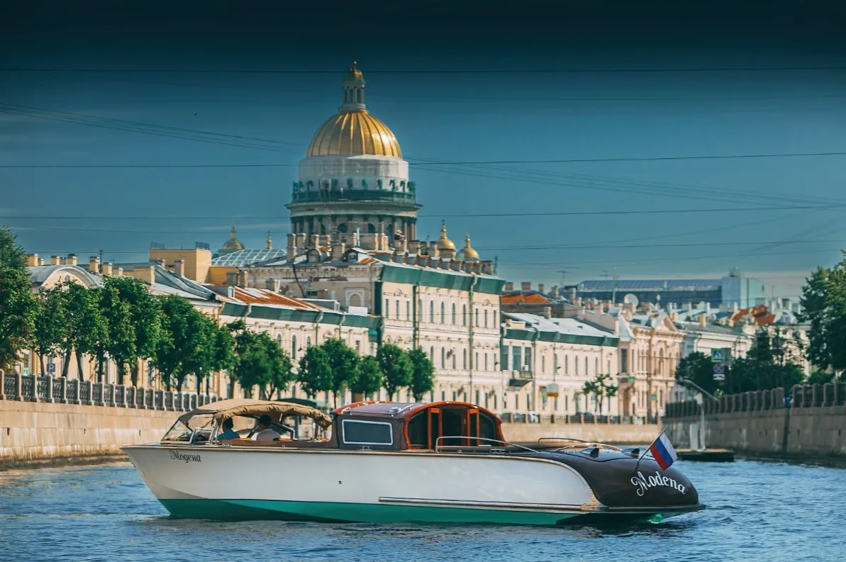 Модена
👴 до 10 человек
⚓️ Фонтанка
🚾 Туалет ➕
💳 от 25 000 час

https://78kater.ru/katera/modena

