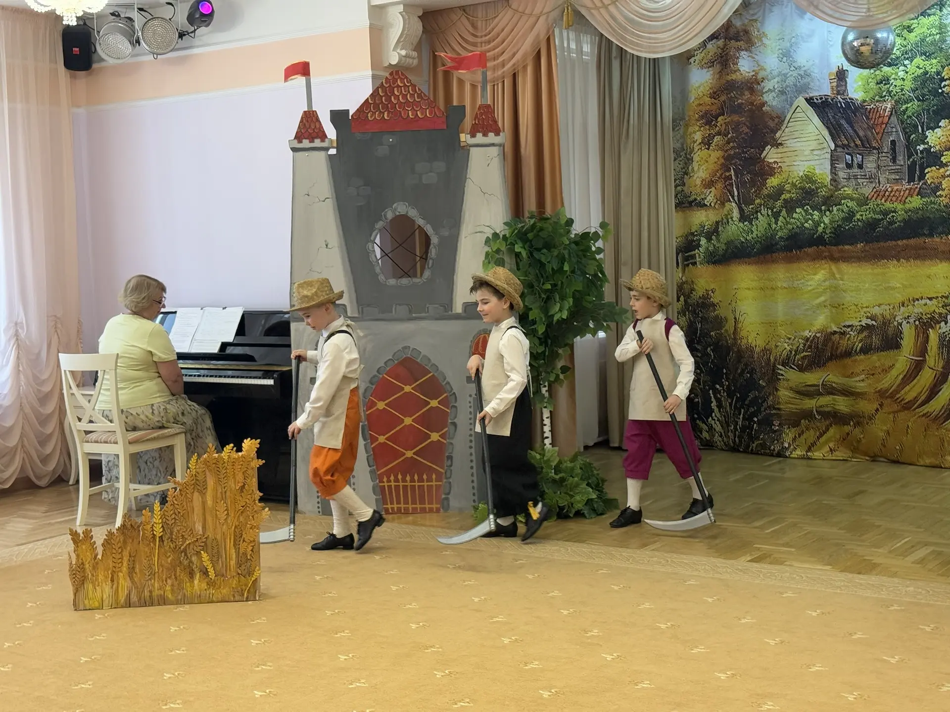 Кот в сапогах 🎭  Досталось трём братьям от отца наследство. Старший получил мельницу, средний – осла
