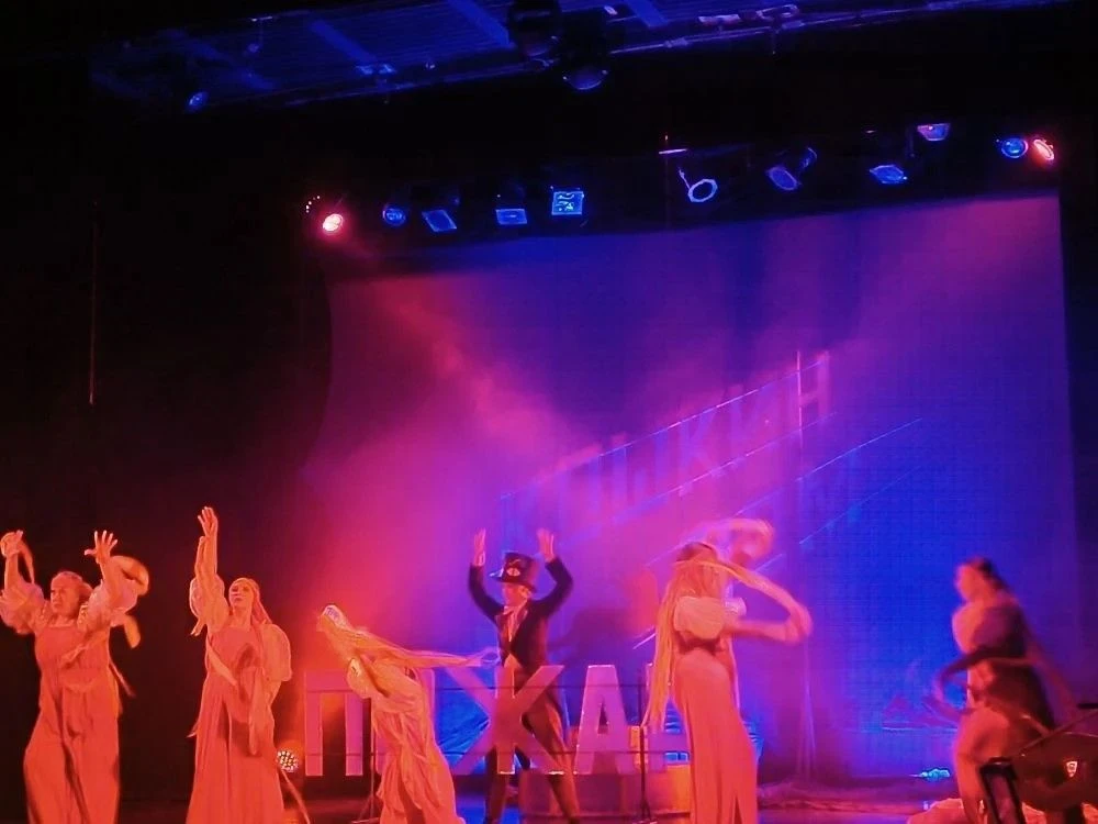 "ВНЕШКОЛЬНЫЕ МЕРОПРИЯТИЯ"🎭🏛🎬🎪  24 апреля в начальной школе был день театра. Ребята 1-А (кл.рук. Суга