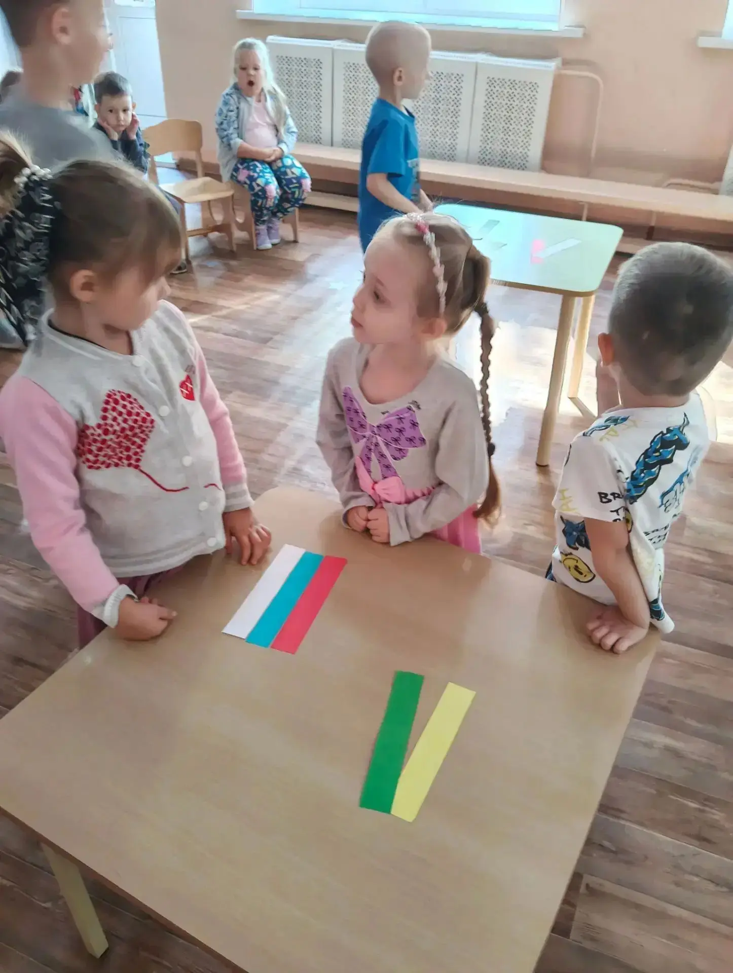 Ещё немного фотографий с праздника «День Российского флага 🇷🇺 " Ребята поучаствовали ...