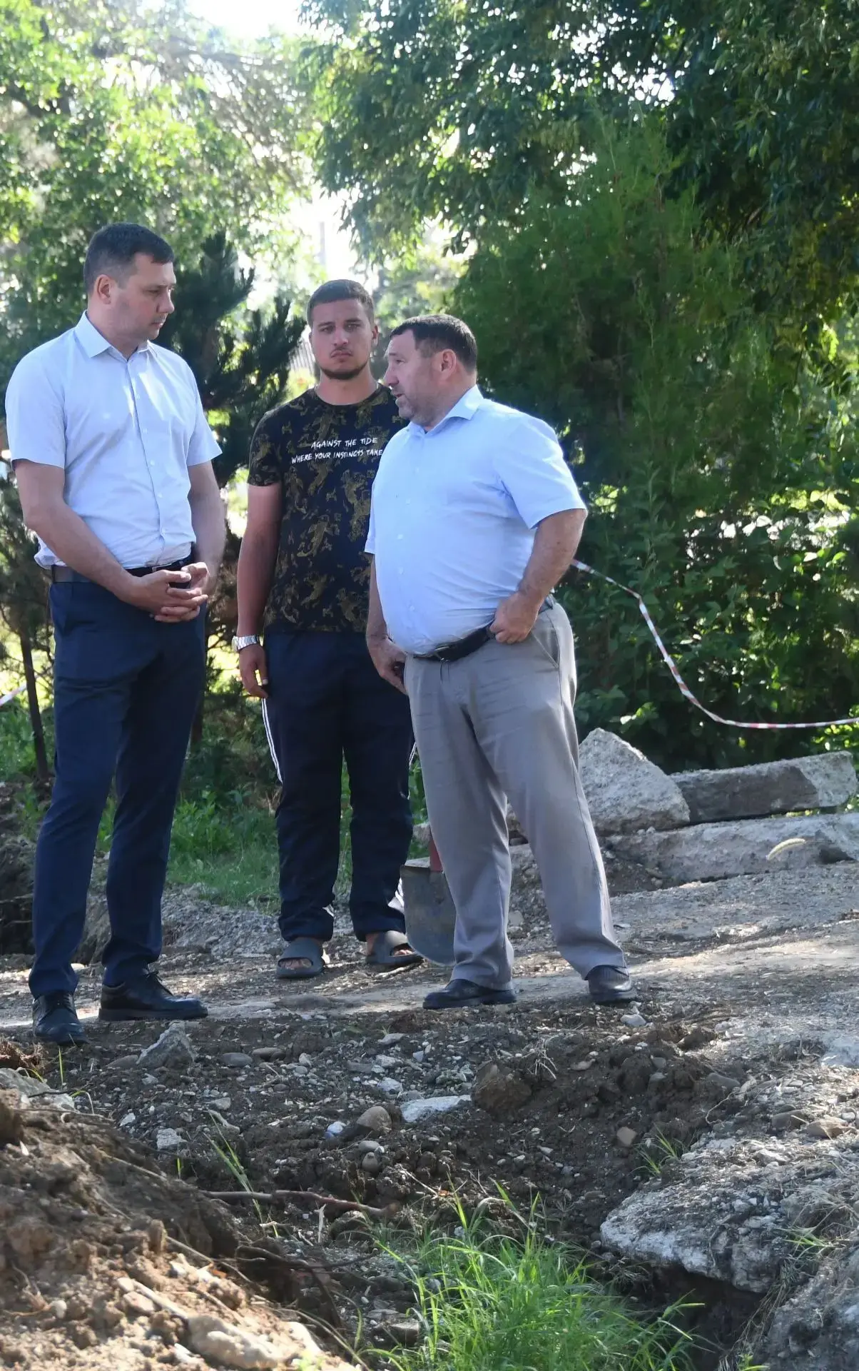 Общая протяженность сетей водоснабжения в Северском сельском поселении составляет 88 километров. Бол