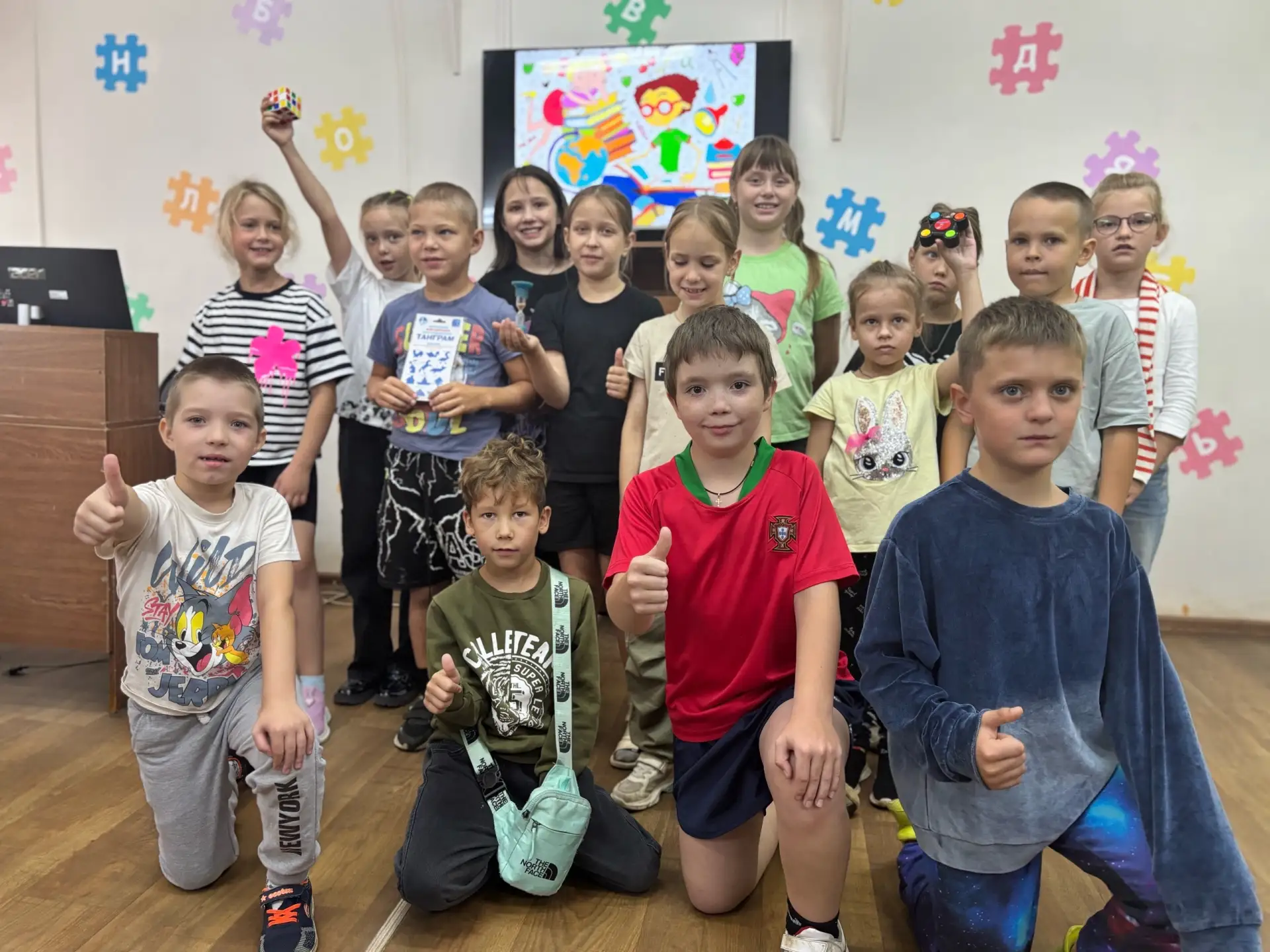 #ЛетоСПользой35
#ЛетниеПрограммыЦДО

🧠 Лето — это не только движение, но и разминка для ума!

Друзь