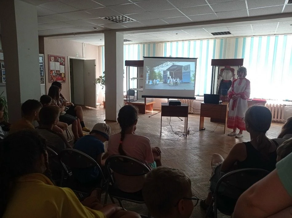 #ГодЕдинстваНародов#чернский_музей#культура71#каникулы_в_музее  Продолжаются летние каникулы у школь