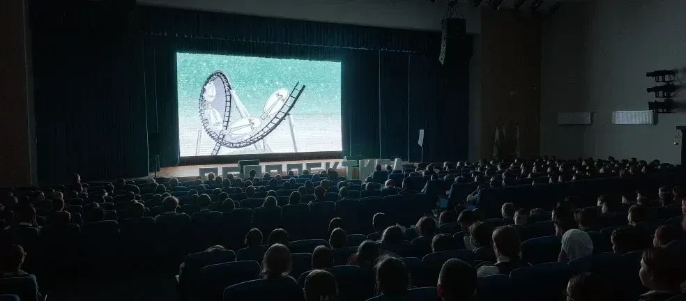 🚀 Космическое кино: смотрим и вдохновляемся! В преддверии Дня космонавтики (12 апреля) для учеников 