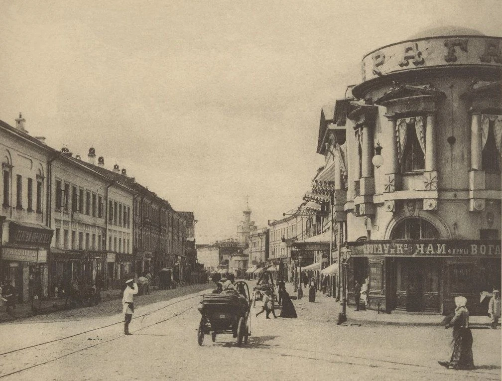📸 Фотомомент из жизни города: начало Арбата в 1901-1902 годы

Справа на фото – фасад легендарного р