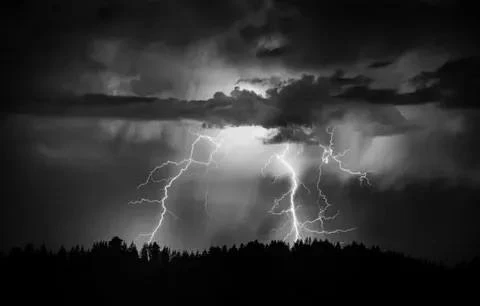 ⛈ МЧС предупреждает: в ближайшие 1-3 часа 30 июля с сохранением ночью 31 июля на территории Рязанско