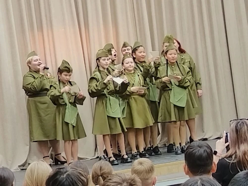 В Сотниковской школе состоялся трогательный и душевный концерт «Сквозь года звенит Победа», который 