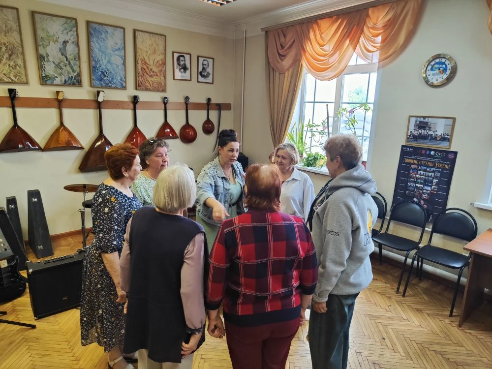🎼В «Народом самодеятельном коллективе» хор «Таволга», руководитель Анастасия Заболотня...
