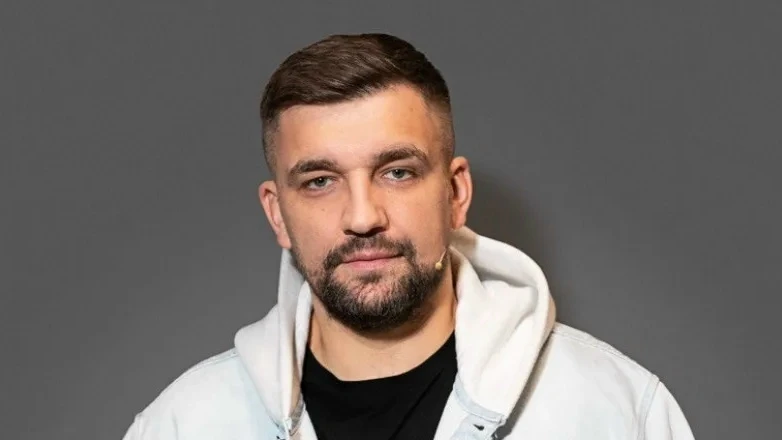 Rockstar Games заплатили Басте 15 тысяч долларов за песню «Мама». Её добавили в трек-ли...