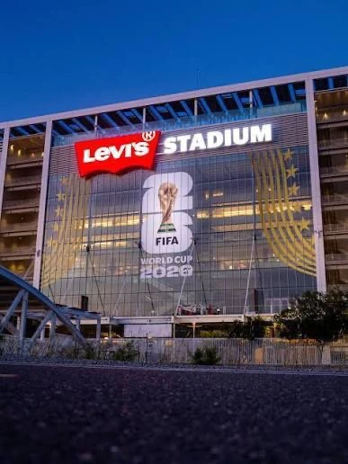 Levi’s жестко затроллил FIFA и сэкономил миллионы на рекламе

На стадионе Levi’s Stadium сейчас прох
