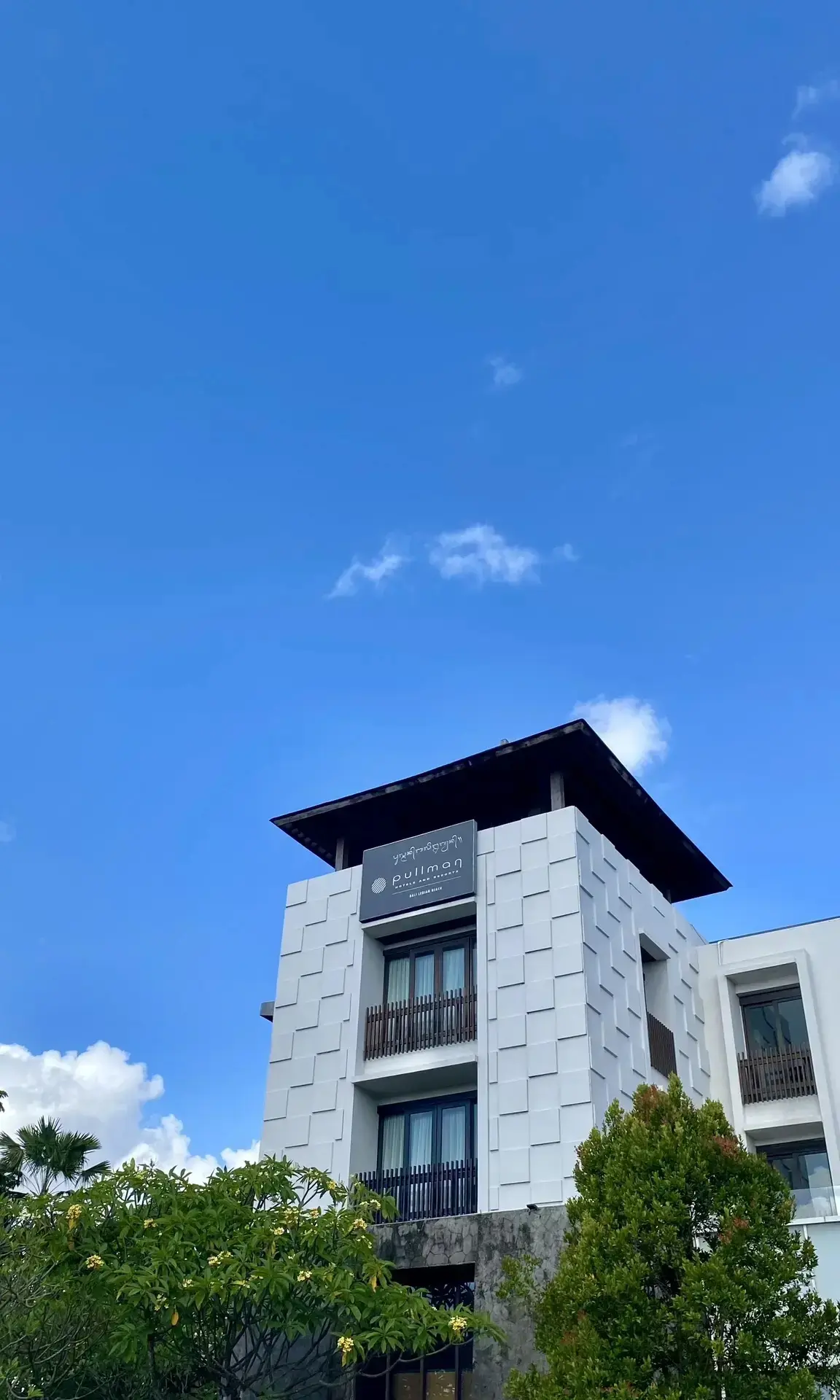 🏄🏻Стильный отель у океана в центре Куты

Pullman Bali Legian Beach 5* — динамичный курорт между Ку