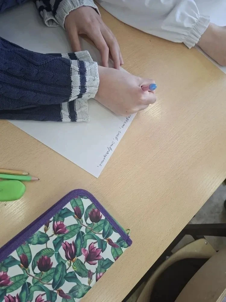 🌸‼️В школе началась  неделя психологии!  На занятии с учащимися 7 класса психолог школы объясняла ре