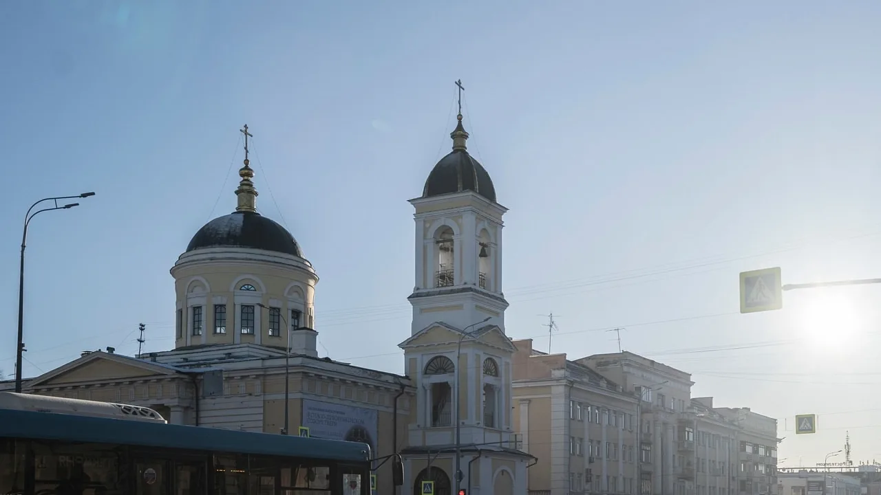 Продолжаются кровельные работы в Вознесенском соборе г. Твери