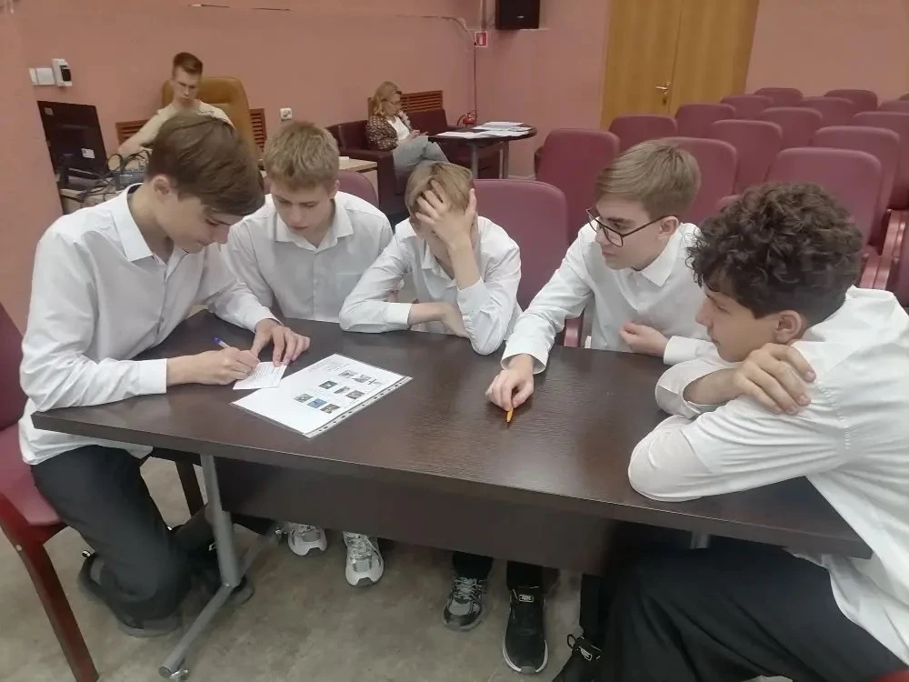 🌿 «ЭкоПульс»: 8 «А» класс — в центре экологического путешествия!  Учащиеся 8 «А» класса (классный ру