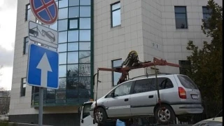 Один звонок — и машины нет: в Новороссийске эвакуаторы начали работать по жалобам горожан 

Борьба с