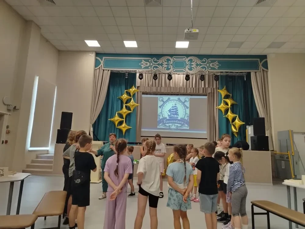 Яркие моменты в пришкольном лагере «Ласточки»: море приключений и веселья! 

Лето в лагере «Ласточки