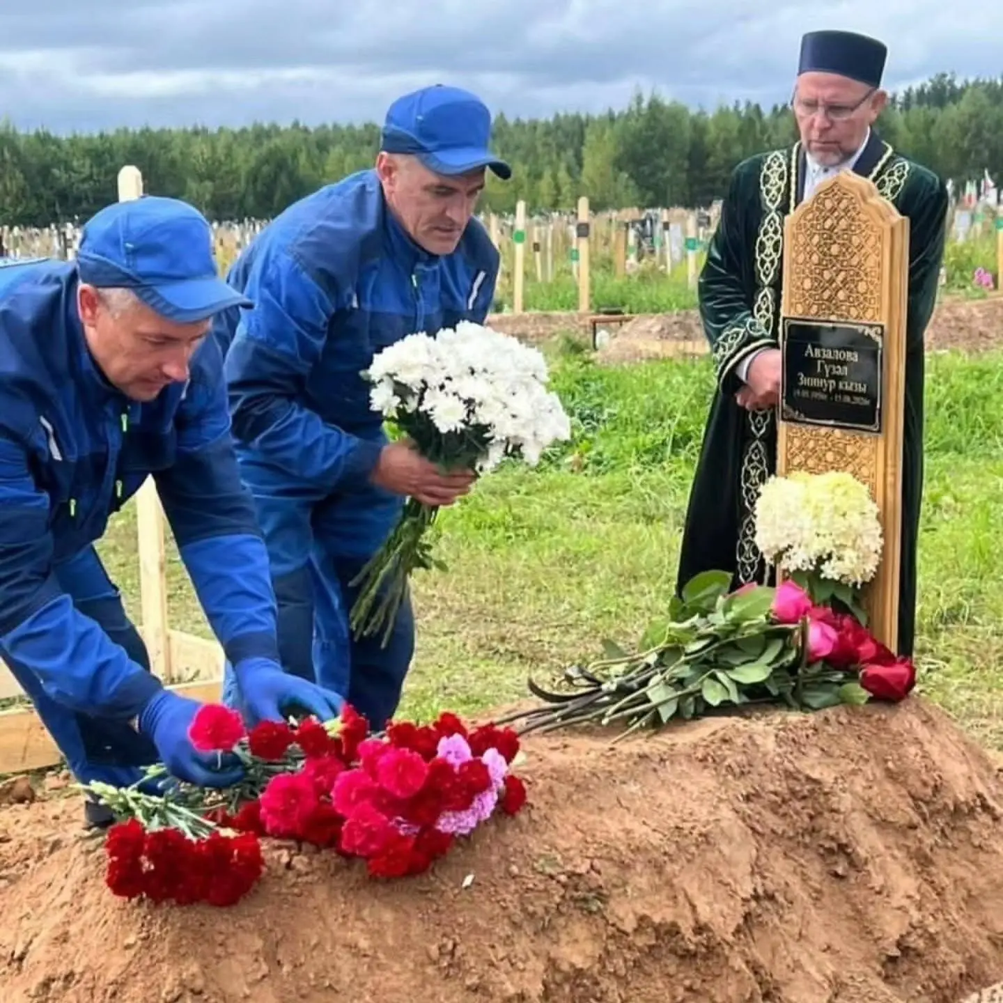 Татарстанның халык артисты Әлфия Авзалованың кызы Гүзәл Авзалова вафат.