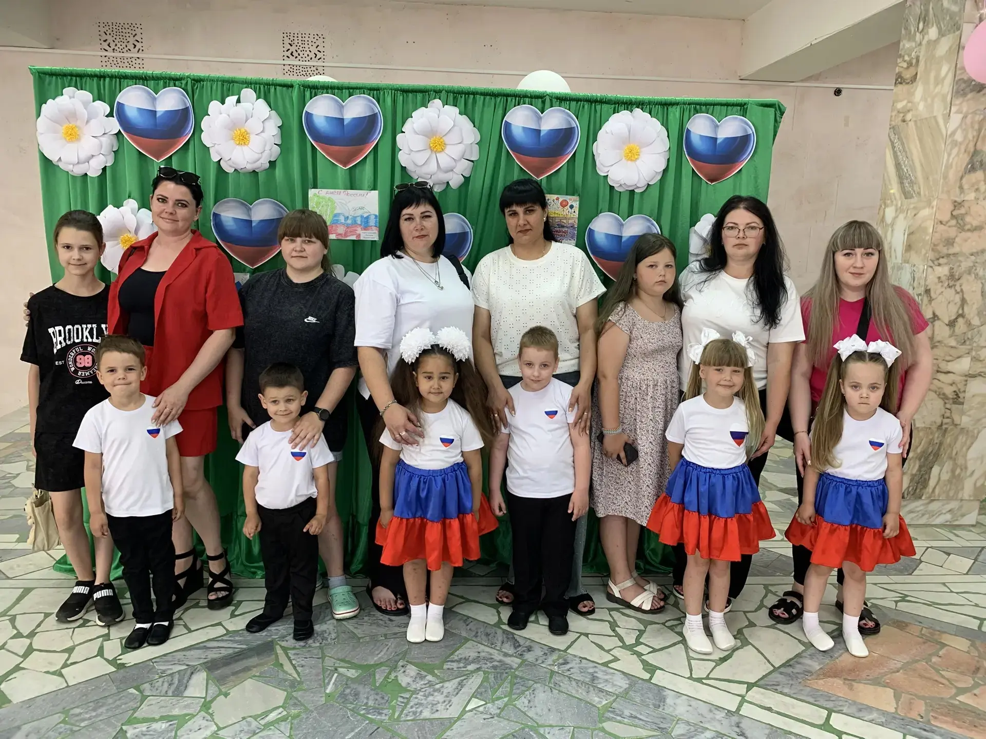 🎈С самого утра  в фойе Дома культуры царила по-настоящему праздничная атмосфера. Для гостей работал