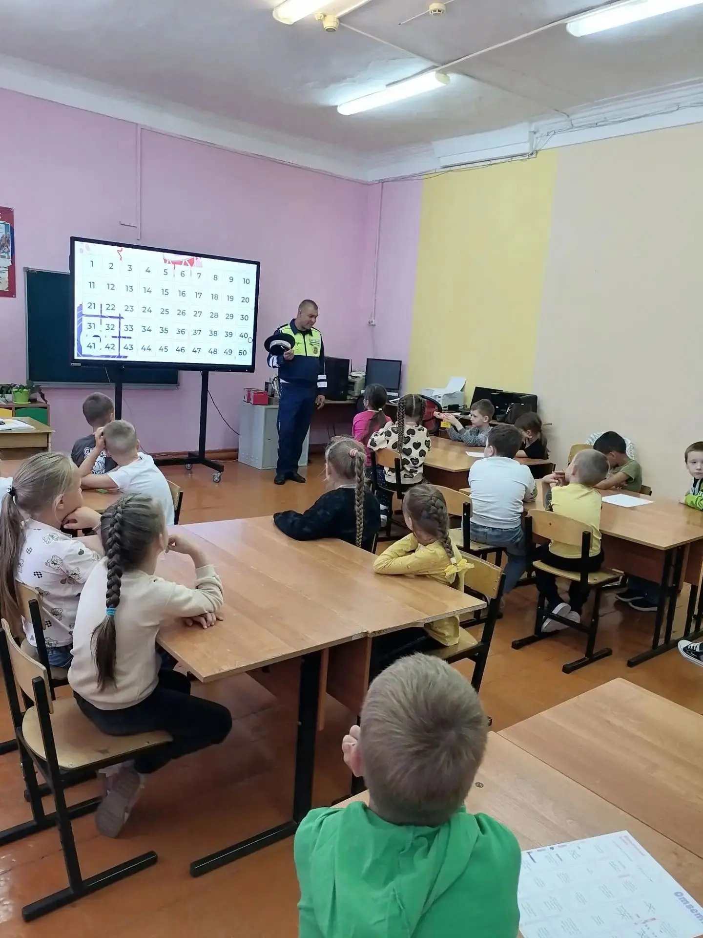 В рамках подготовки к новому учебному году на встречу с будущими первоклассниками 20 ав...