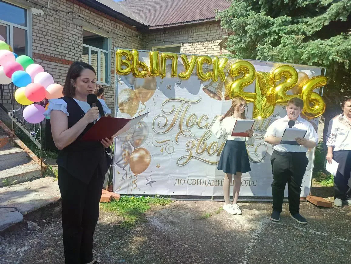 В добрый путь, выпускники!