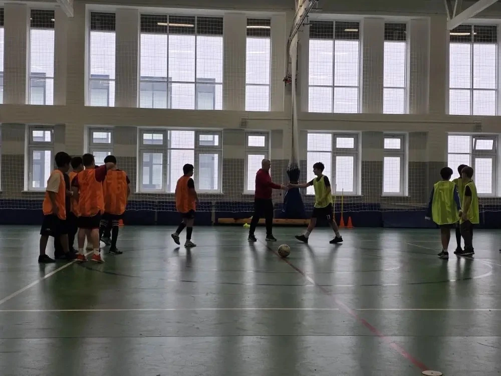 ⚽ Каникулы с пользой!  Каникулы — не время сидеть на месте! Сегодня в МАОУ «Образовательный центр «У
