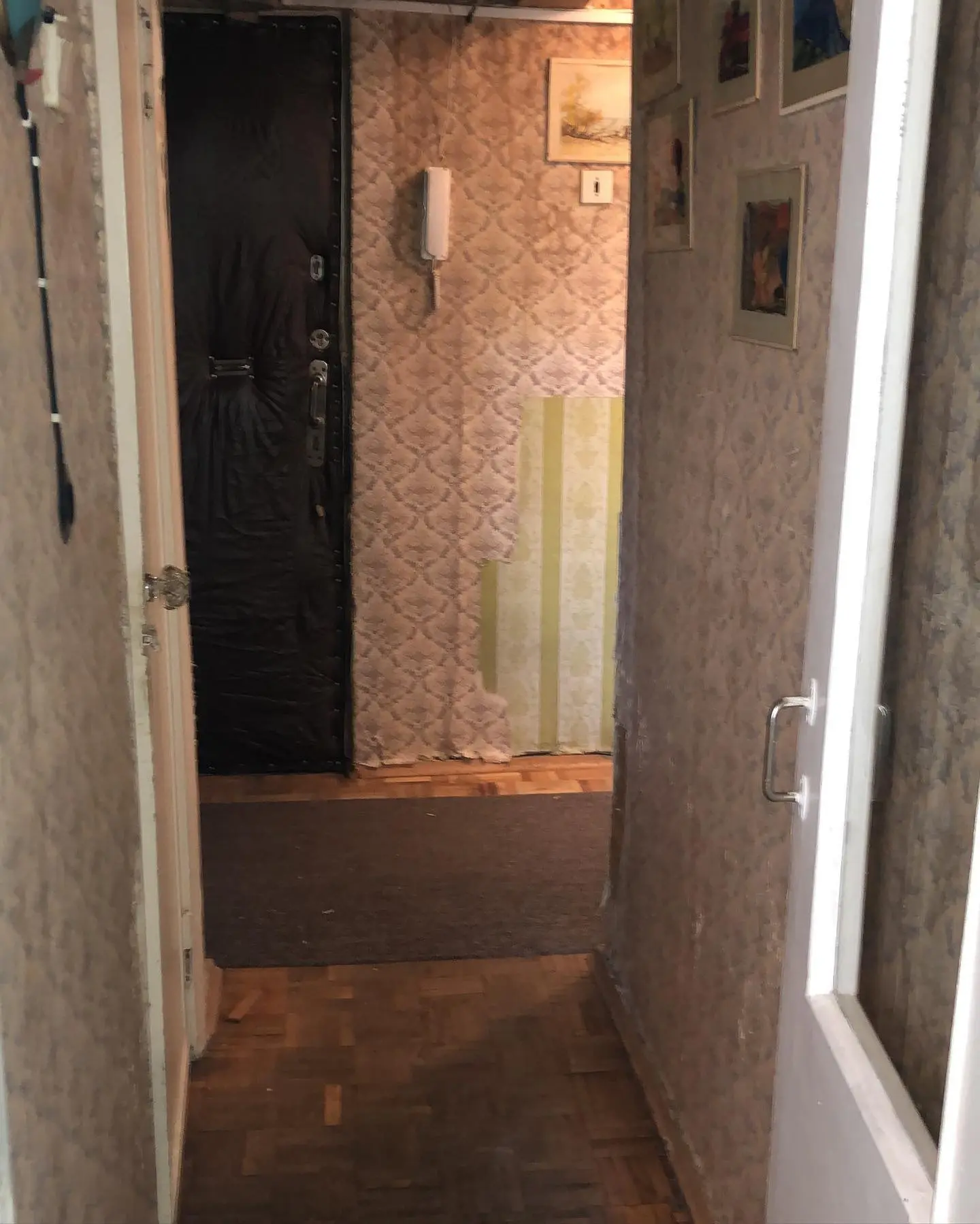 Держите еще одно потрясающее «До и после» 🌼

На фото — московская хрущевка, в которой, по словам хо