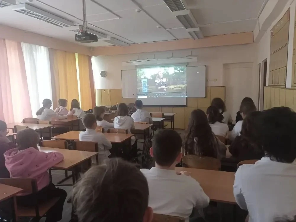 Сегодняшние #Разговорыоважном - очень песенные и музыкальные🎤  В преддверии Дня Победы новое занятие