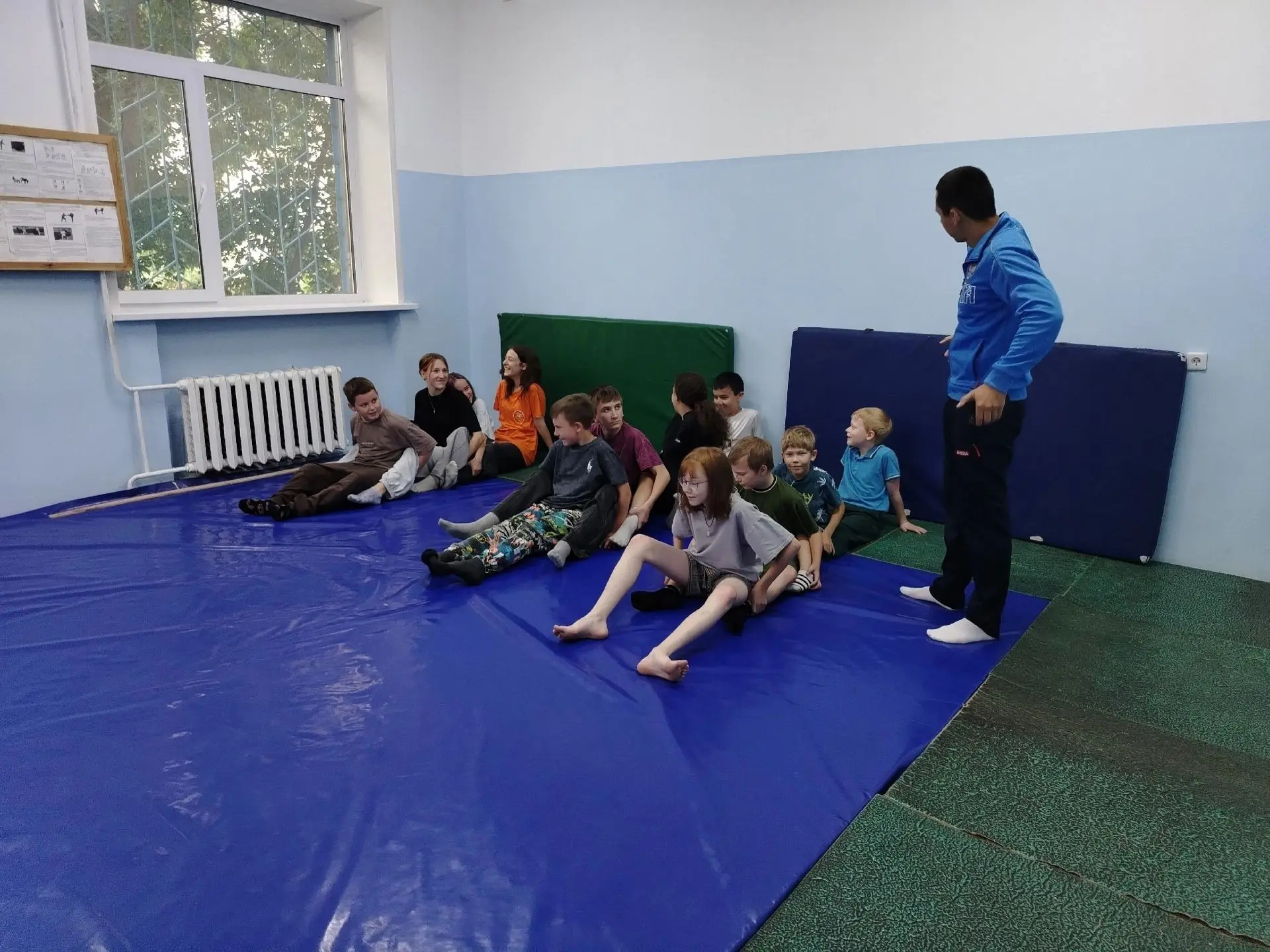 🇷🇺 День памяти и творчества в лагере «Кристалл». Утро 22.06.2026 началось бодро — с креативной зар