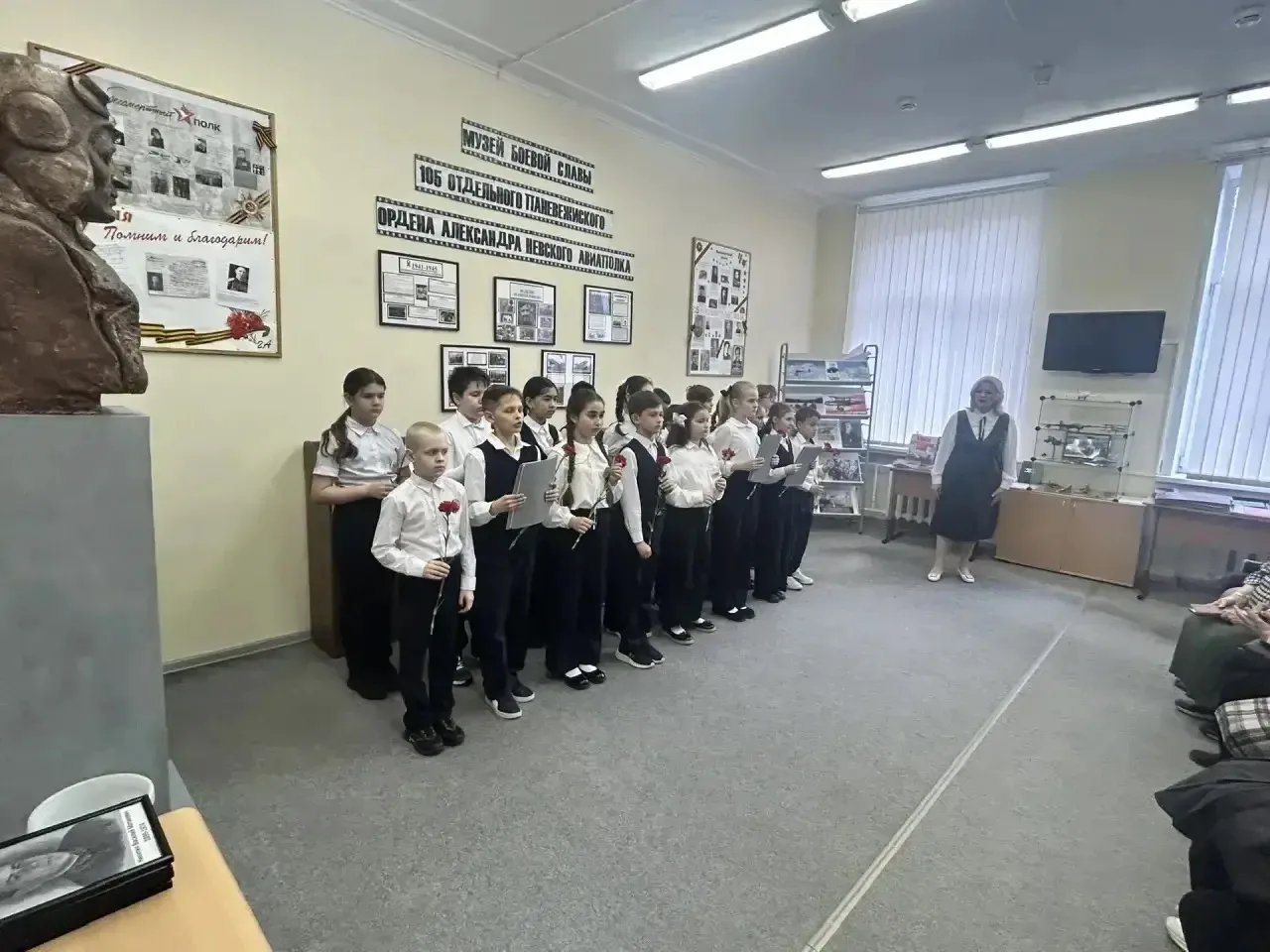 🪖СВЯЗЬ ПОКОЛЕНИЙ!  🏫В Музее Боевой Славы 105-го гвардейского отдельного ордена Александра Невского П