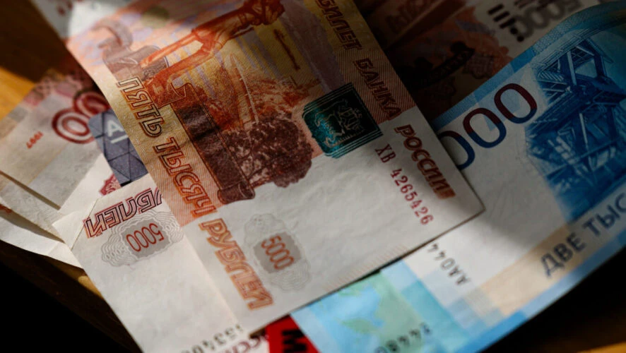 В России предложили выдавать самозанятым и ИП кредиты под 7%.
