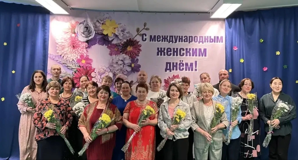 Коллектив Бахтинской средней школы сердечно поздравляет всех представительниц прекрасно...